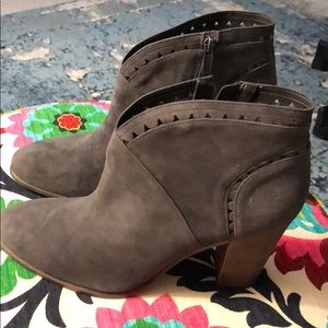 Vince Camito Fritan Bootie - Grey